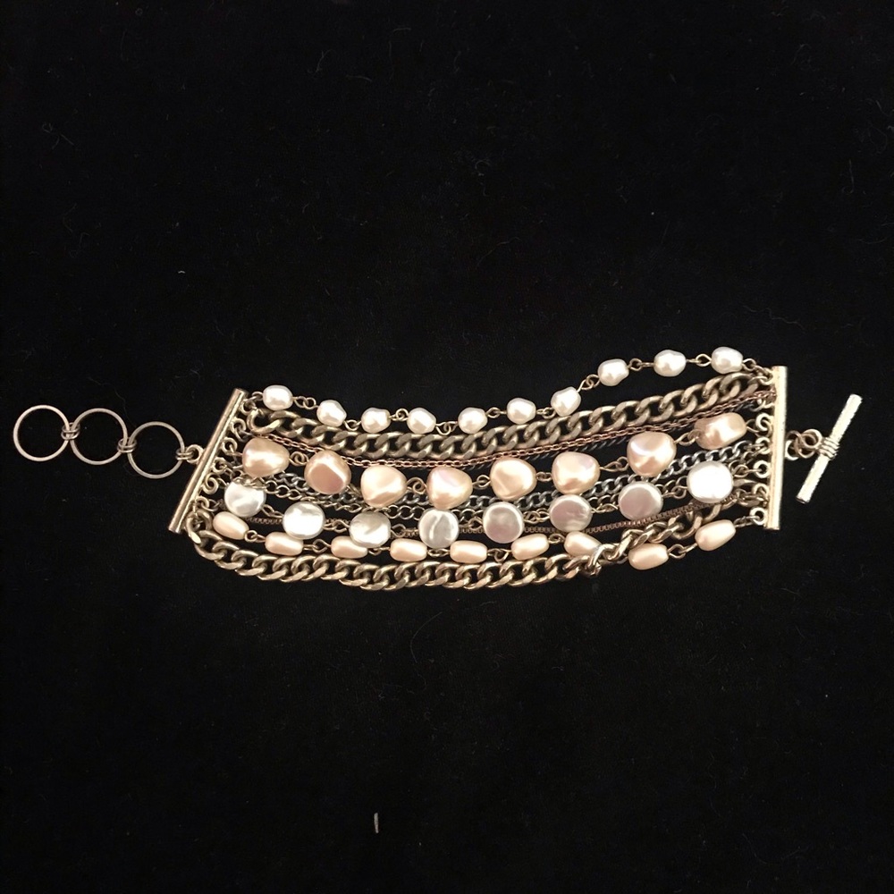 Pearl bracelet